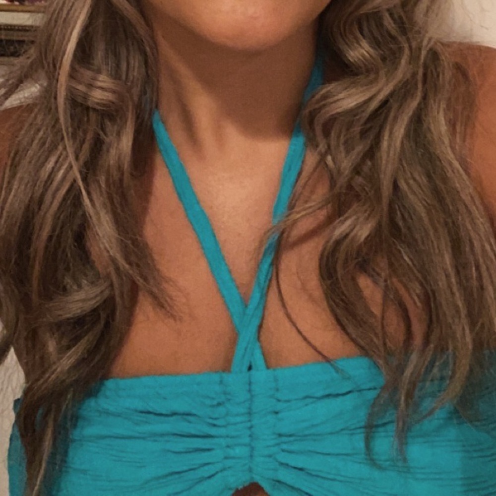 Blue halter crop top - Picture 2 of 2